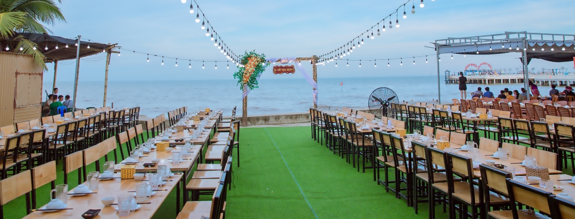 Dịch vụ khách sạn, nhà hàng, xe điện ở biển Hải Tiến - 0915061995